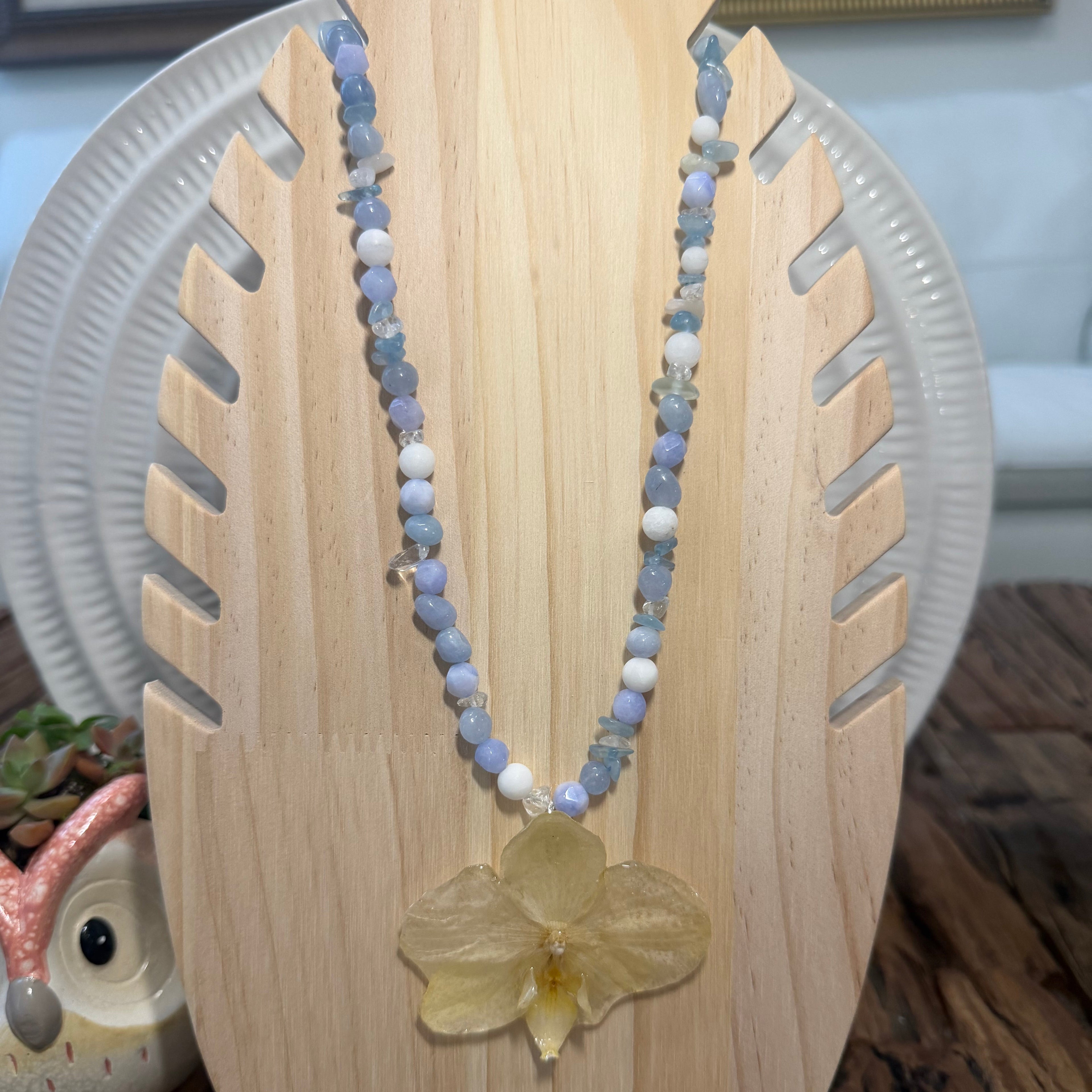 Orchids Necklace